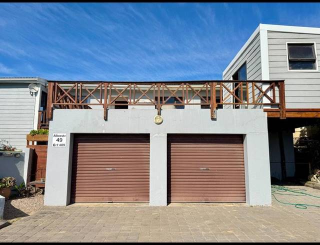 3 BEDROOM HOUSE FOR SALE IN CANNON ROCKS